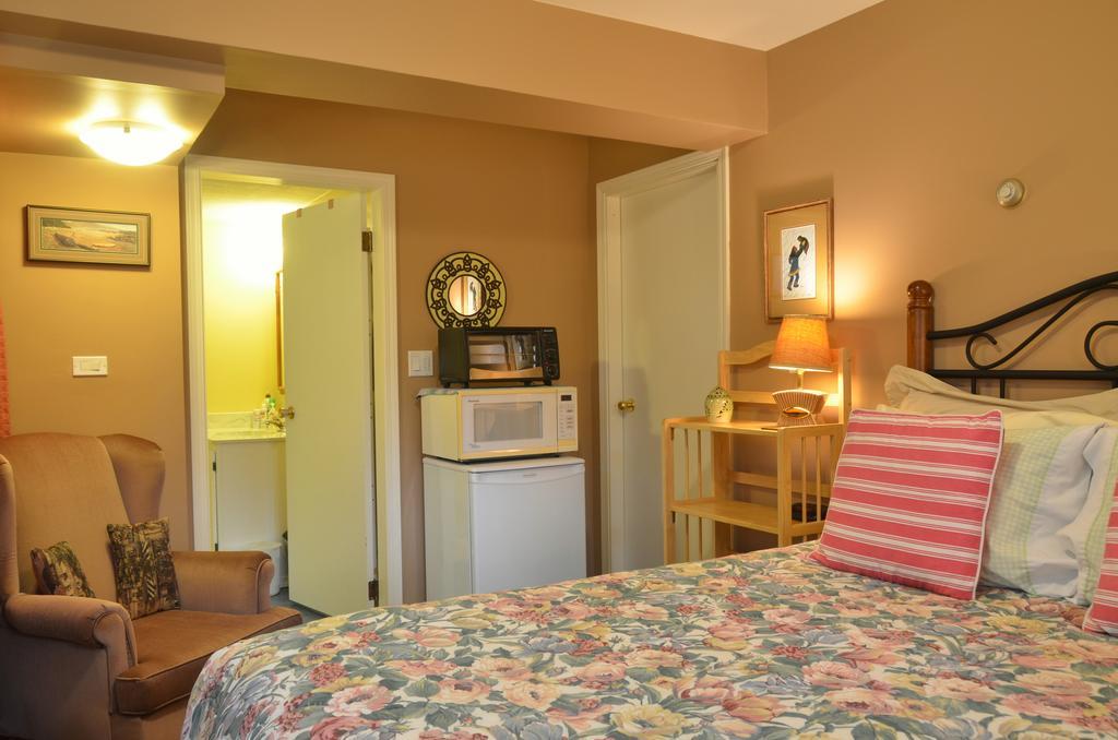 At Nautica Tigh Private Keypad Entrances Bed & Breakfast Куаликум Бийч Екстериор снимка