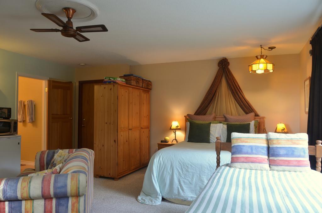 At Nautica Tigh Private Keypad Entrances Bed & Breakfast Куаликум Бийч Екстериор снимка