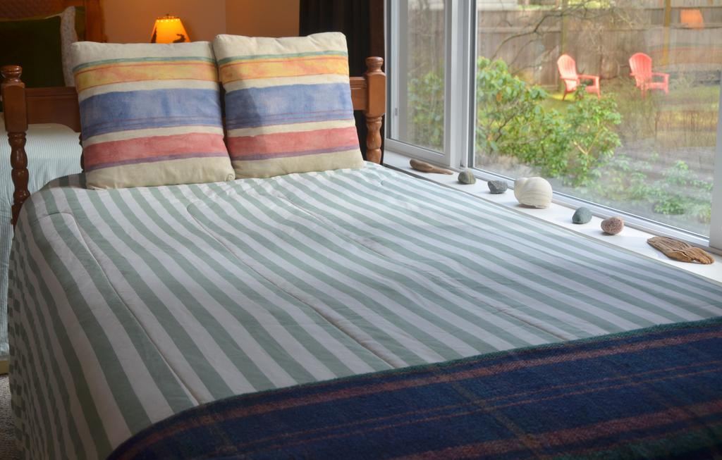 At Nautica Tigh Private Keypad Entrances Bed & Breakfast Куаликум Бийч Екстериор снимка
